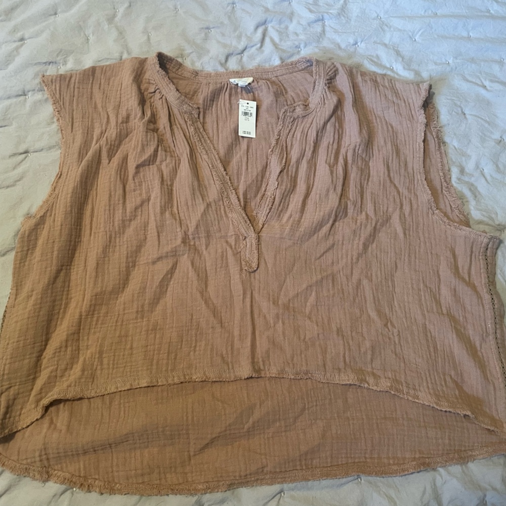 American Eagle Beach cropped shirt